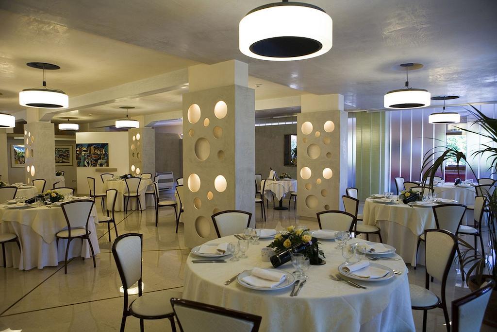 Hotel Ristorante Cavaliere Scario Exteriér fotografie