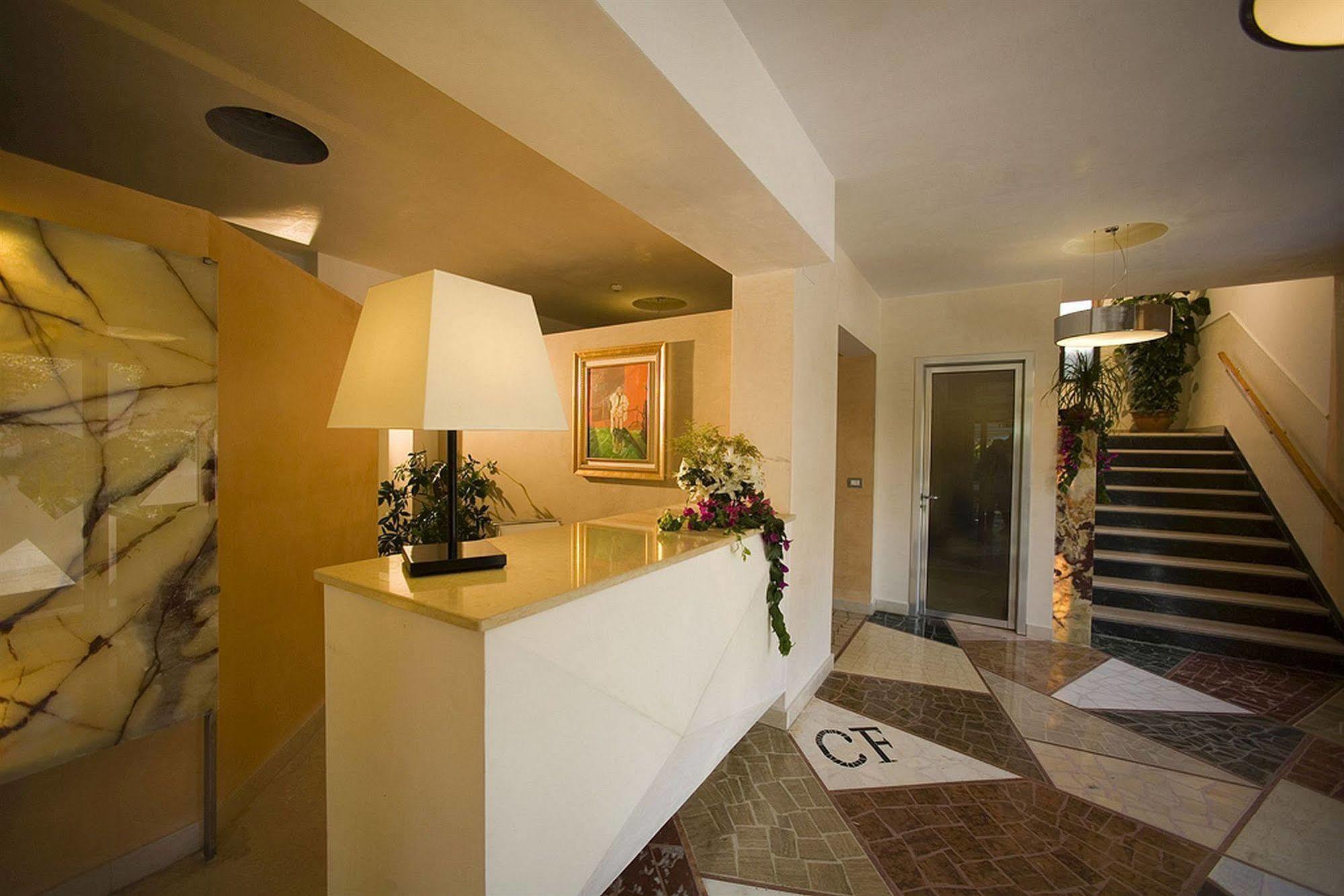 Hotel Ristorante Cavaliere Scario Exteriér fotografie