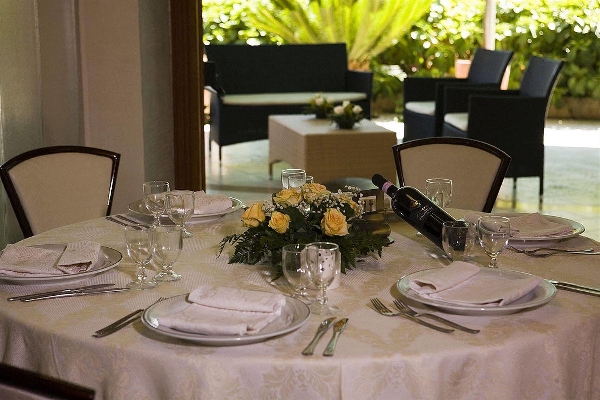 Hotel Ristorante Cavaliere Scario Exteriér fotografie