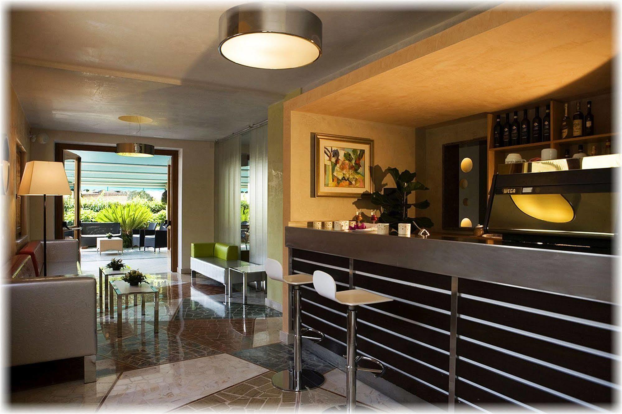 Hotel Ristorante Cavaliere Scario Exteriér fotografie